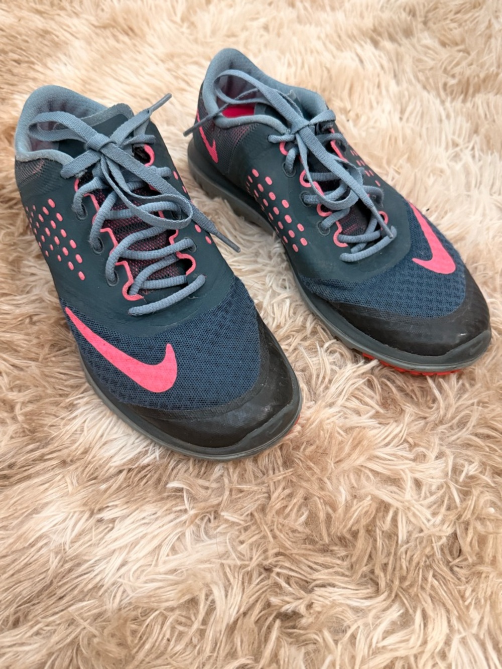 Nike Navy and Pink Low-Top Training Shoes